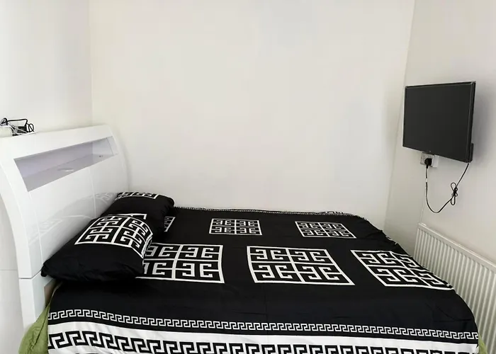 Y2 Guest House