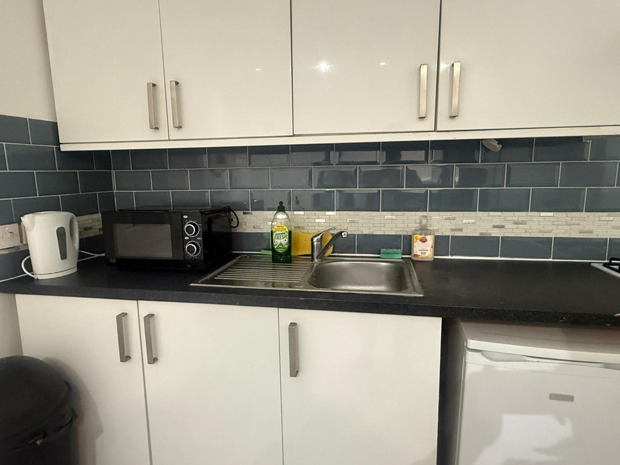 Bed & Breakfast Y2 London